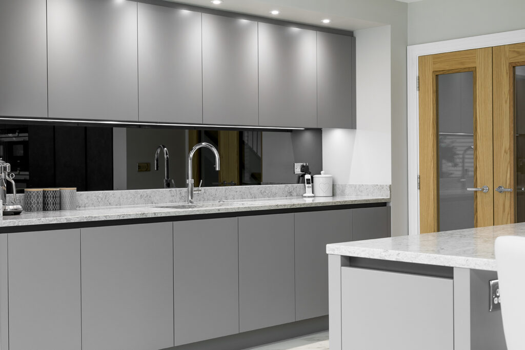 Kitchen countertop with splashback